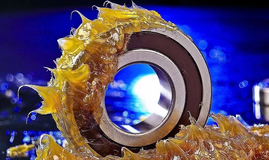 如何防止軸承潤滑脂添加過量呢？